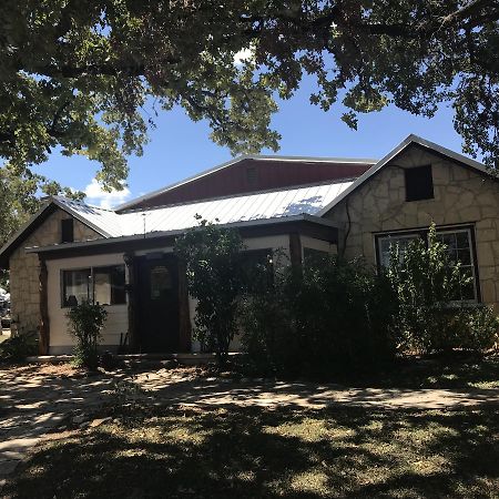 Twin Elm Guest Ranch And 2E Rv Resort Bandera Bagian luar foto