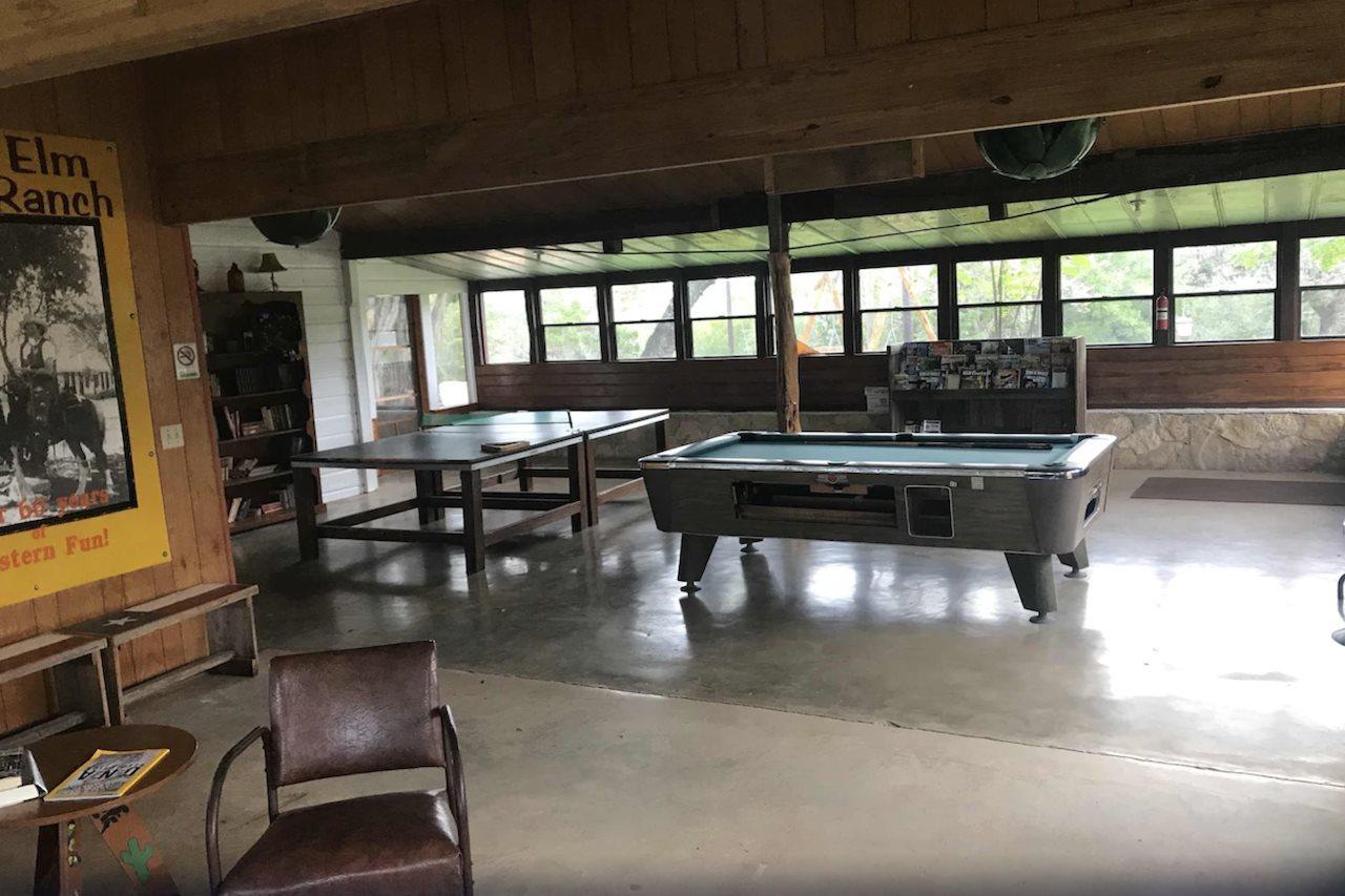 Twin Elm Guest Ranch And 2E Rv Resort Bandera Bagian luar foto