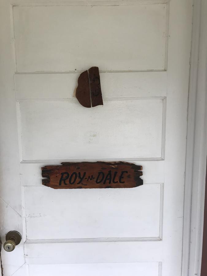 Twin Elm Guest Ranch And 2E Rv Resort Bandera Bagian luar foto