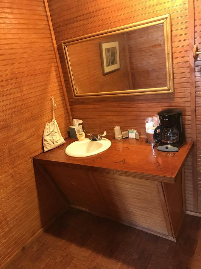 Twin Elm Guest Ranch And 2E Rv Resort Bandera Bagian luar foto