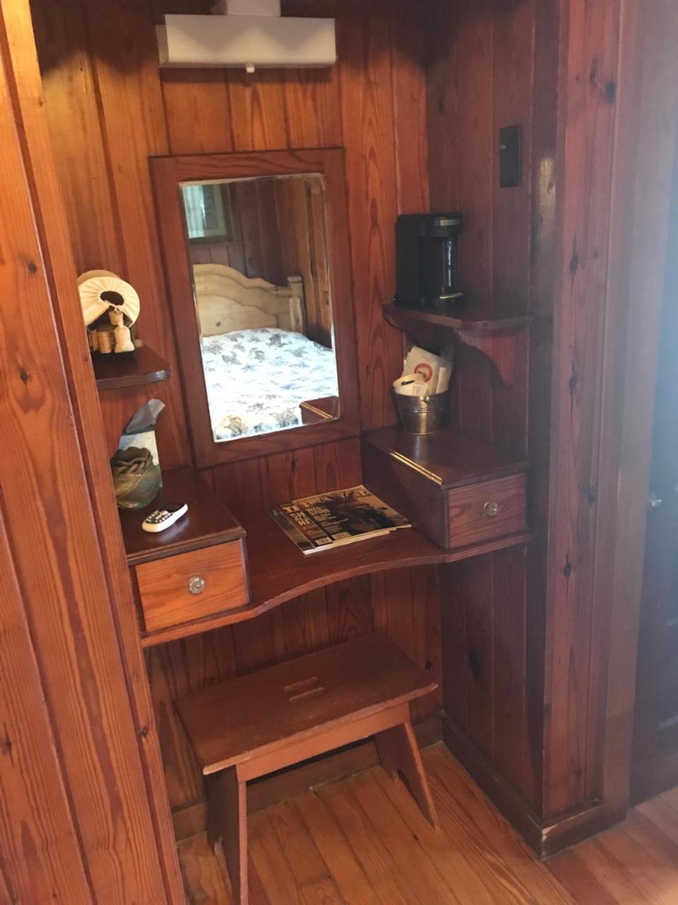 Twin Elm Guest Ranch And 2E Rv Resort Bandera Bagian luar foto